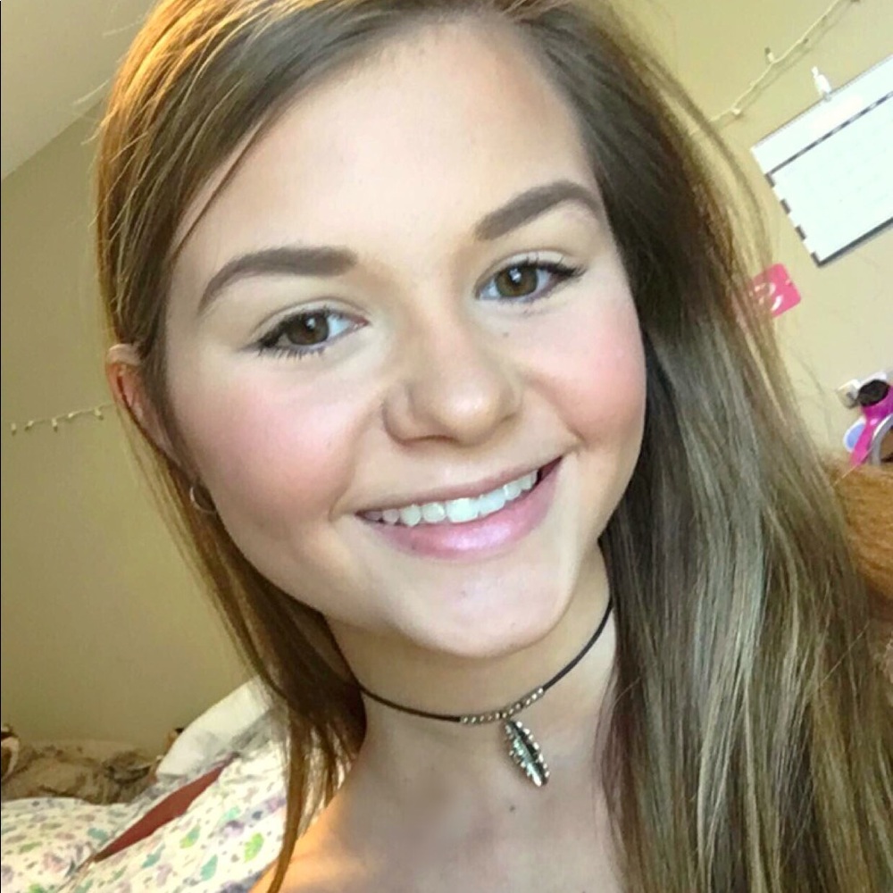 Meet your Posher, Sabrina